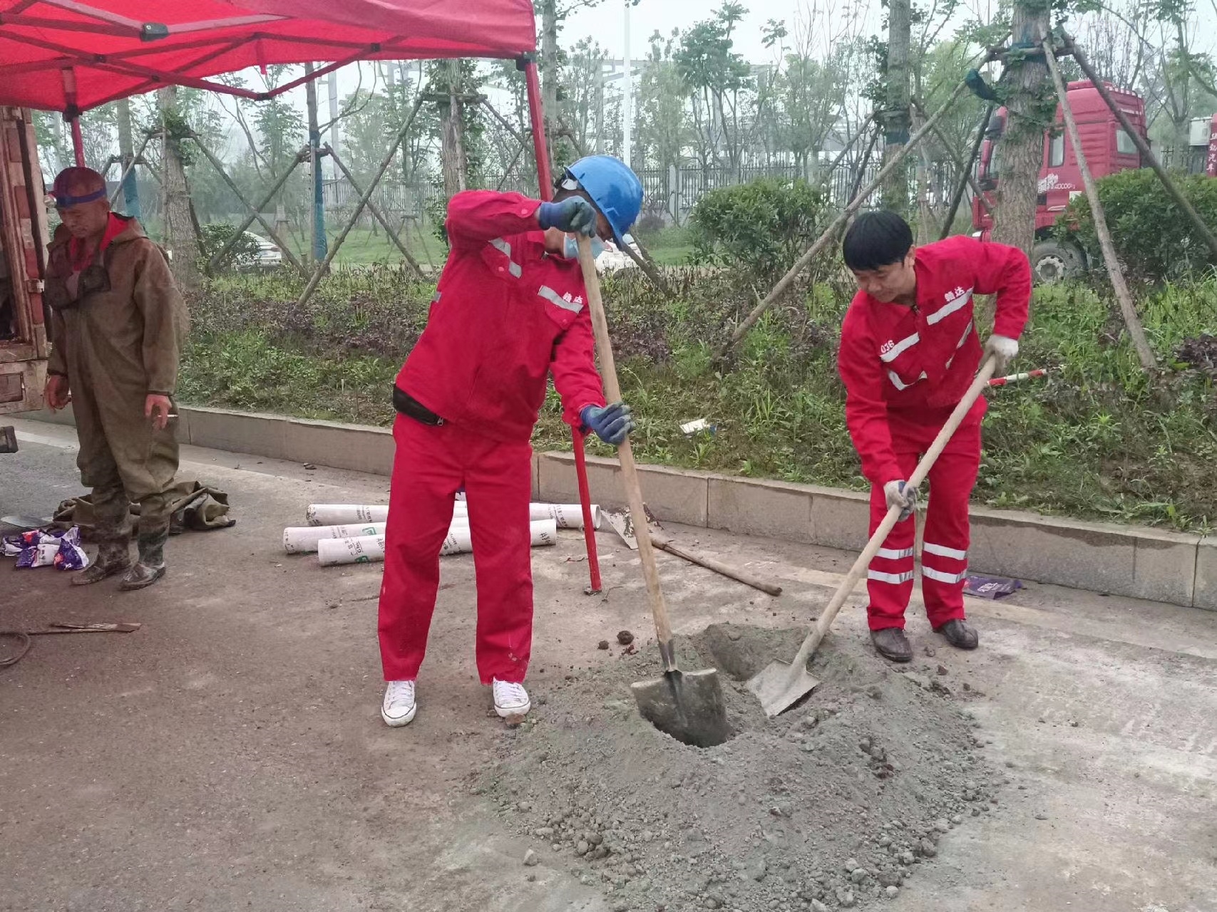 海城管道疏通哪家好】及时进行市政管道清淤